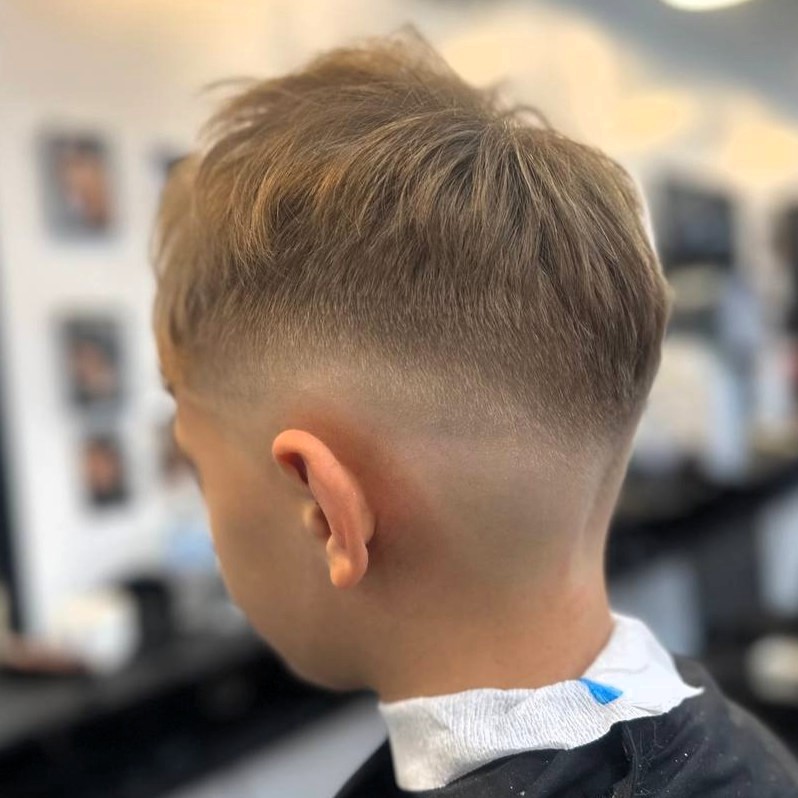 Men's pompadour style